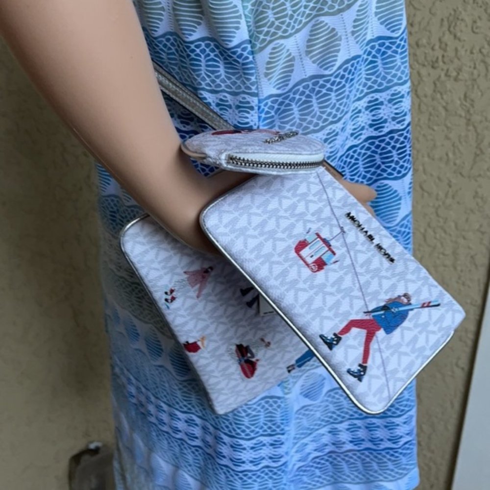 Michael Kors Jet Set Girls Wristlet Trio - Picture 14 of 15